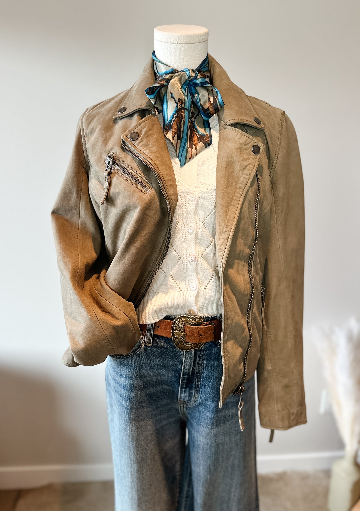The Ivory Spur Knit