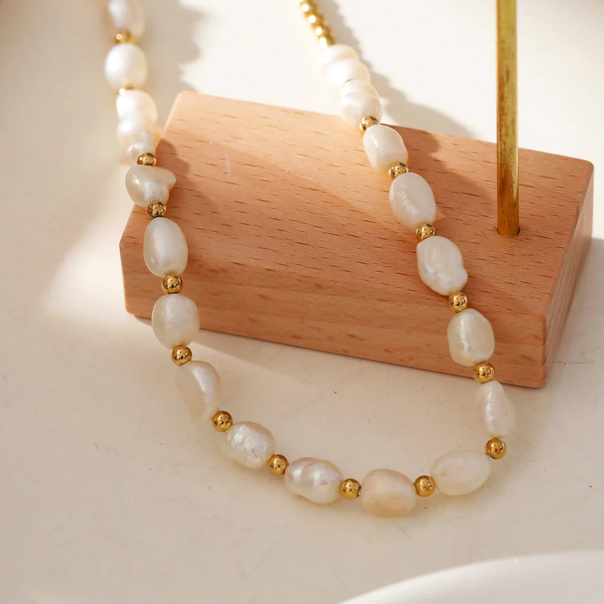 The Elisa Fresh Pearl Necklace